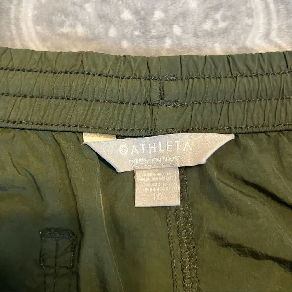 Athleta Olive green Expedition  short